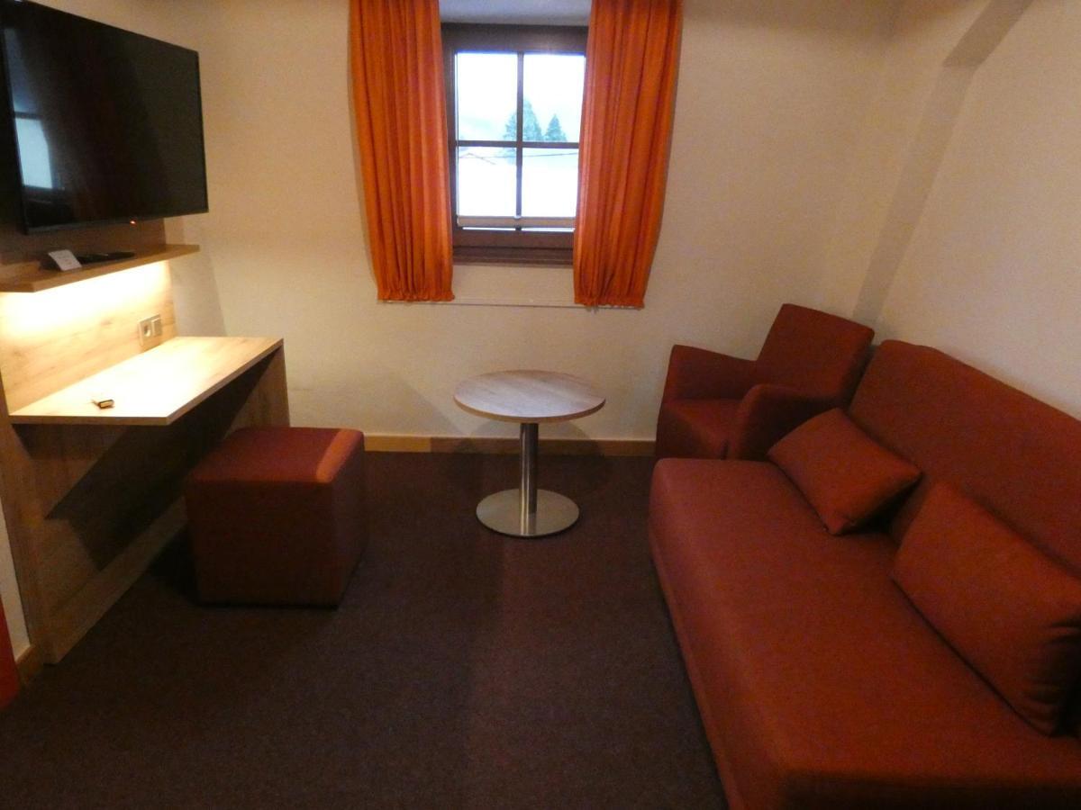 Döttingen Gasthof Zum Engel מראה חיצוני תמונה