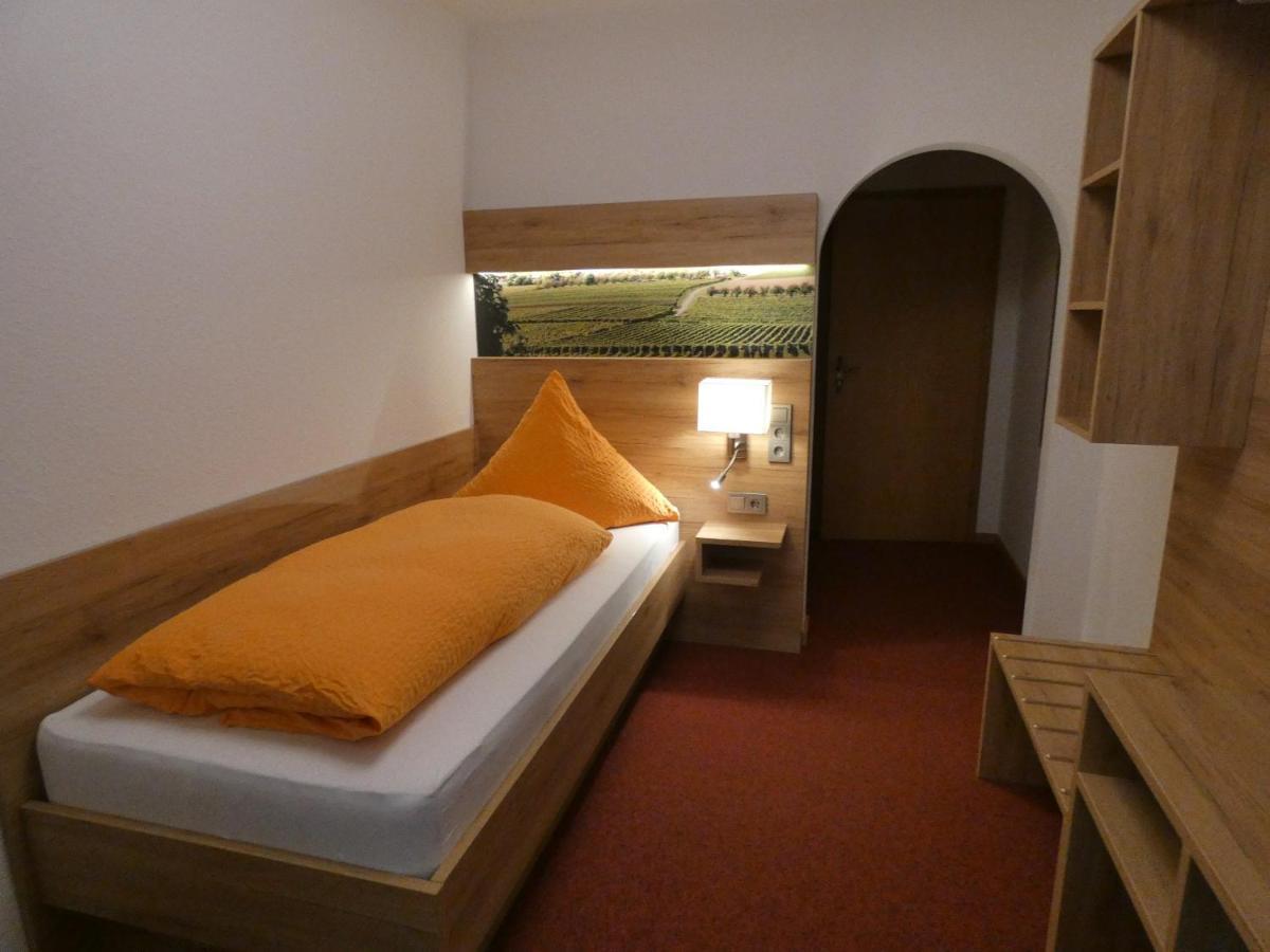 Döttingen Gasthof Zum Engel מראה חיצוני תמונה